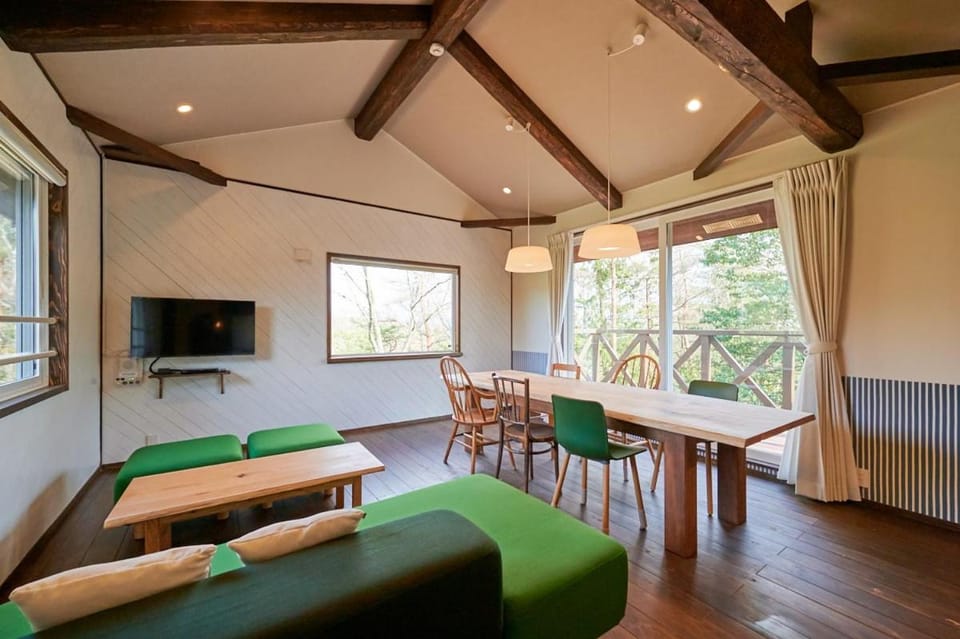 Living room, Dining area