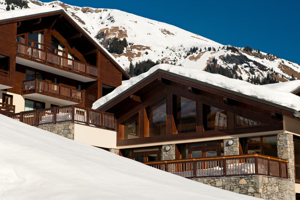 Facade/entrance, Winter