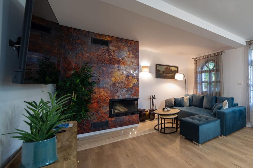 Communal lounge/ TV room, Living room