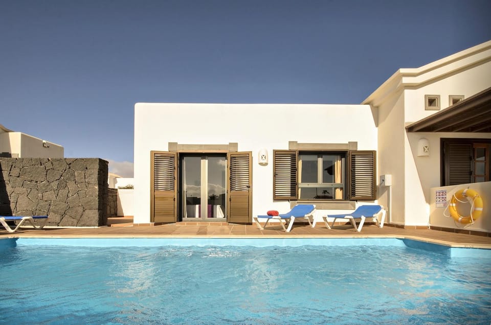 Balcony/Terrace, Swimming pool, Swimming pool
