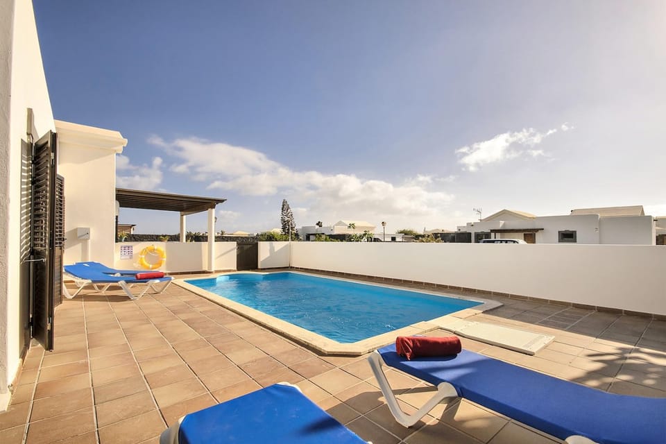 Balcony/Terrace, Swimming pool, Swimming pool