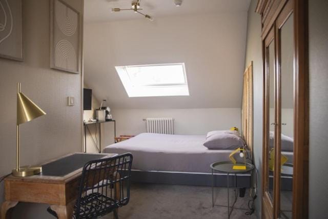 Bed, Bathroom, Photo of the whole room, Bedroom, internet