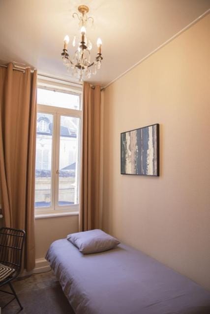 Bed, TV and multimedia, Photo of the whole room, Bedroom, internet