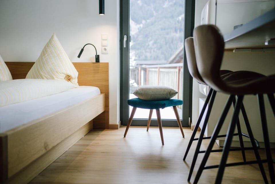 Bed, Photo of the whole room, Bedroom, hair dresser