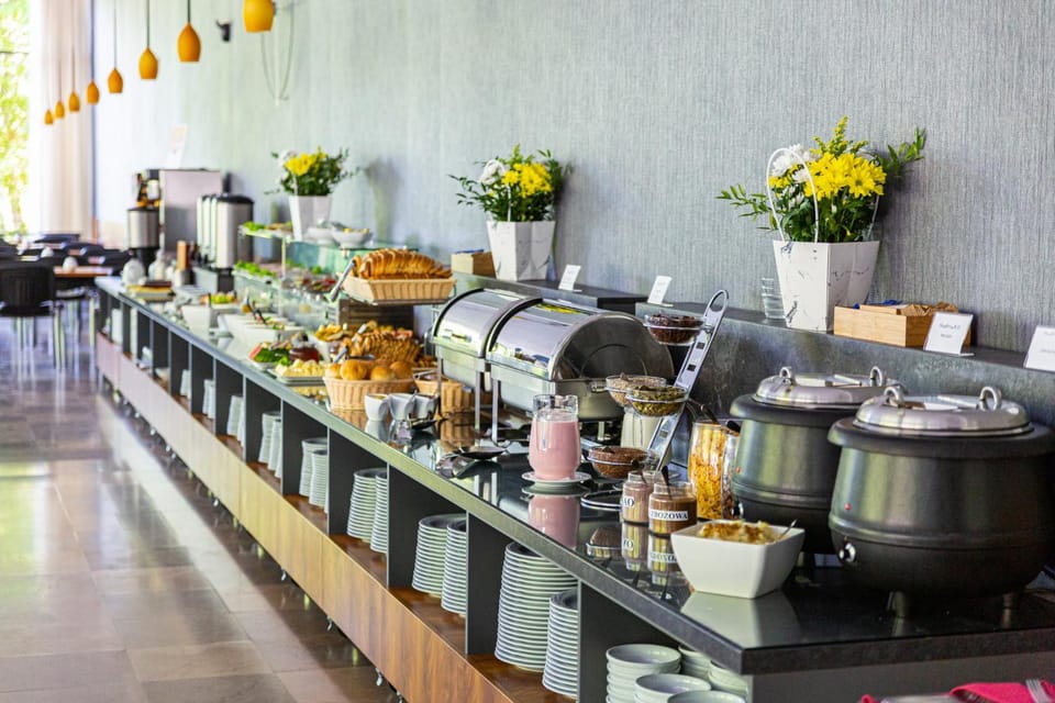 Dining area, Meals, Buffet breakfast