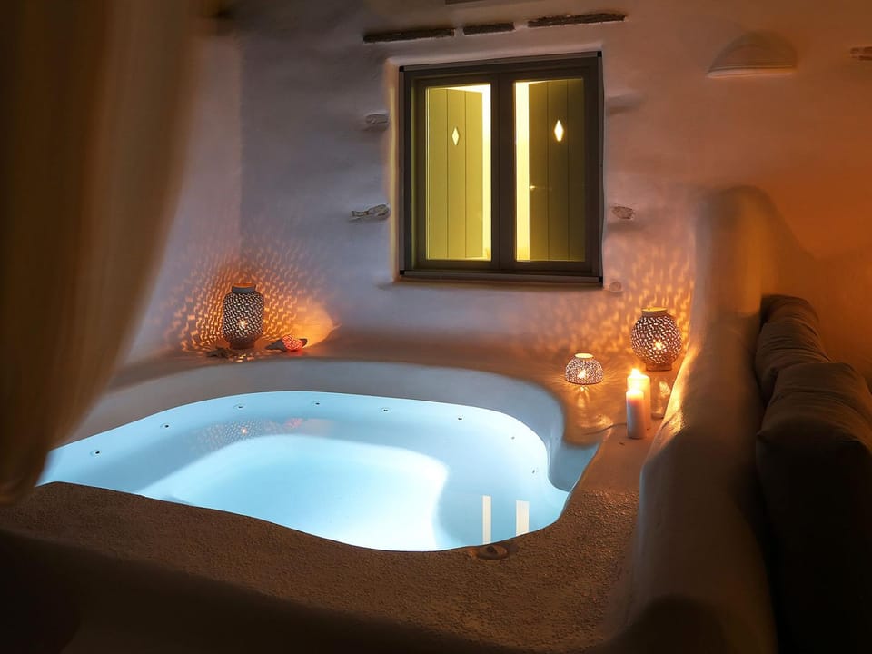 Night, Hot Tub