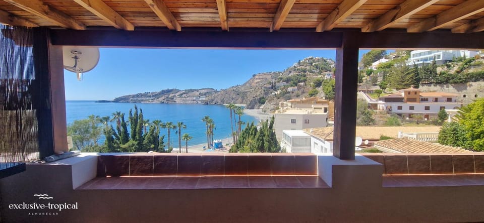 Natural landscape, Balcony/Terrace, Sea view