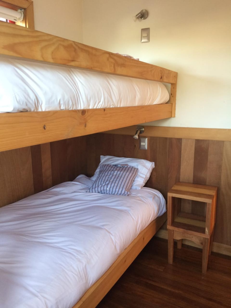 Photo of the whole room, Decorative detail, bunk bed