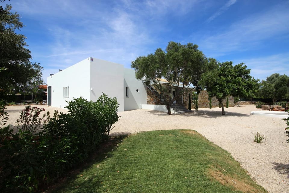 L&F House Bed and Breakfast in Faro District