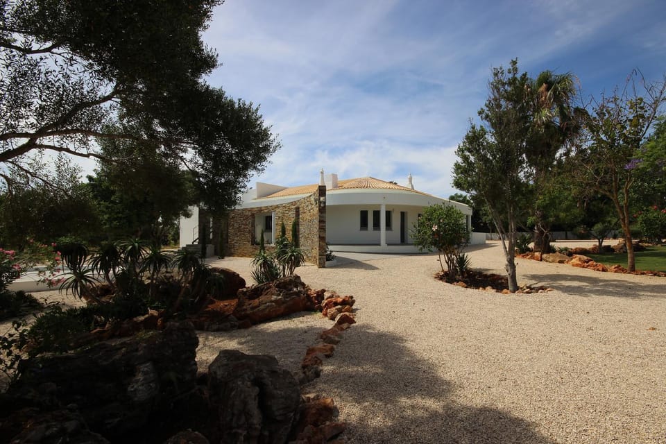 L&F House Bed and Breakfast in Faro District