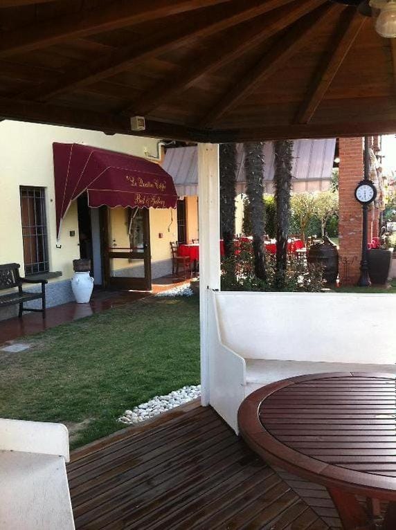 Seating area