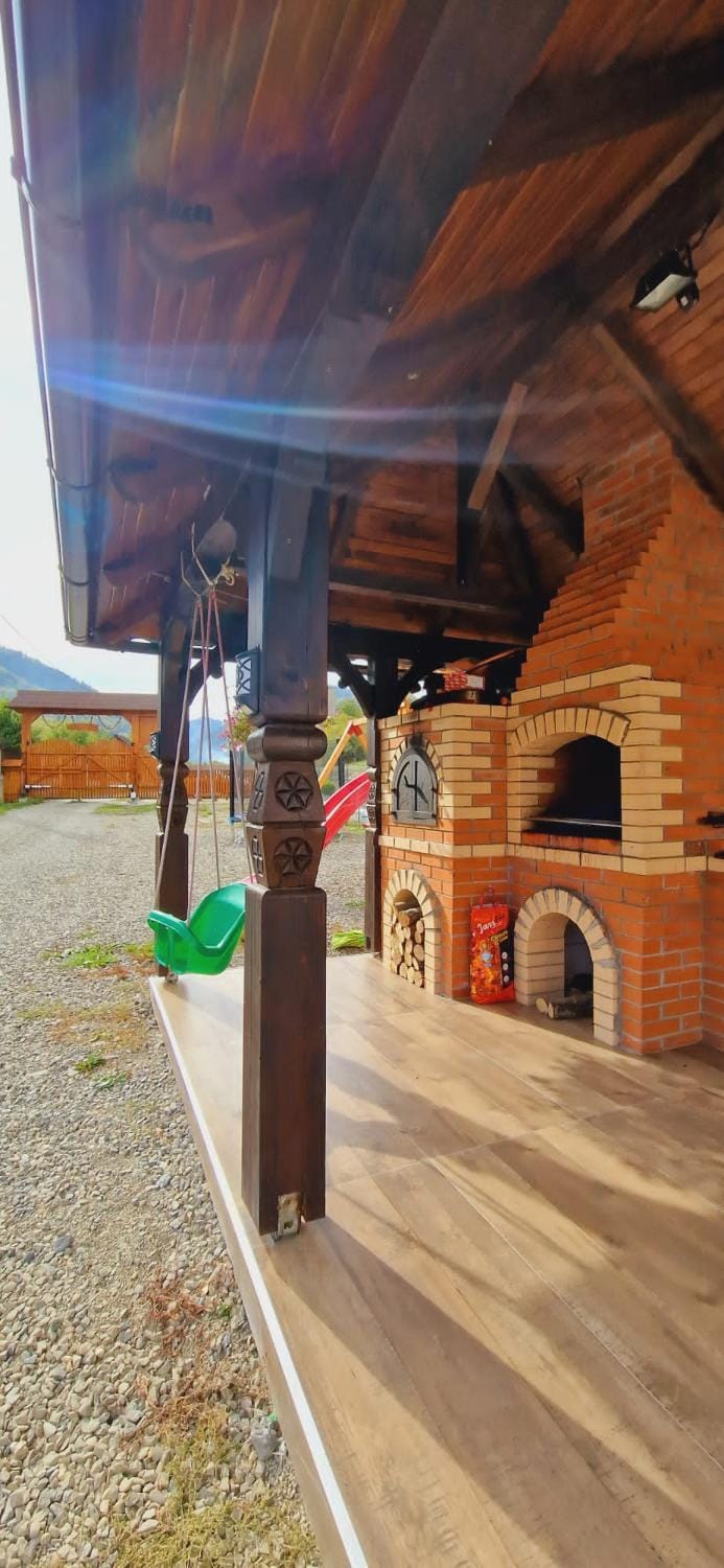 Pensiunea Suci Bed and Breakfast in Romania