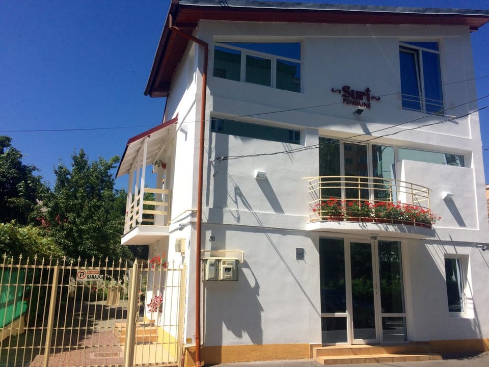 Suri Guesthouse Bed and Breakfast in Brasov