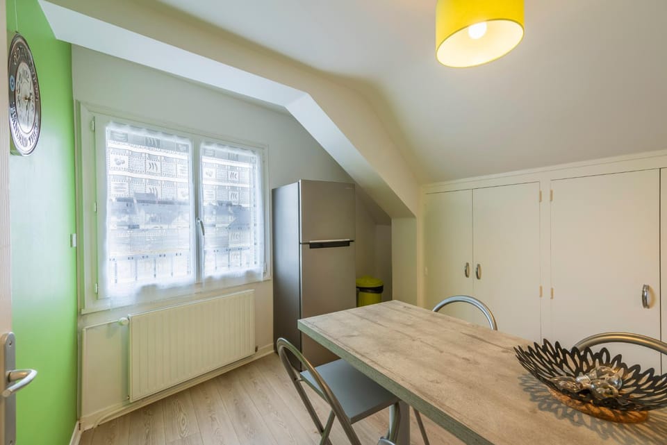 View (from property/room), Seating area, Dining area, kitchen