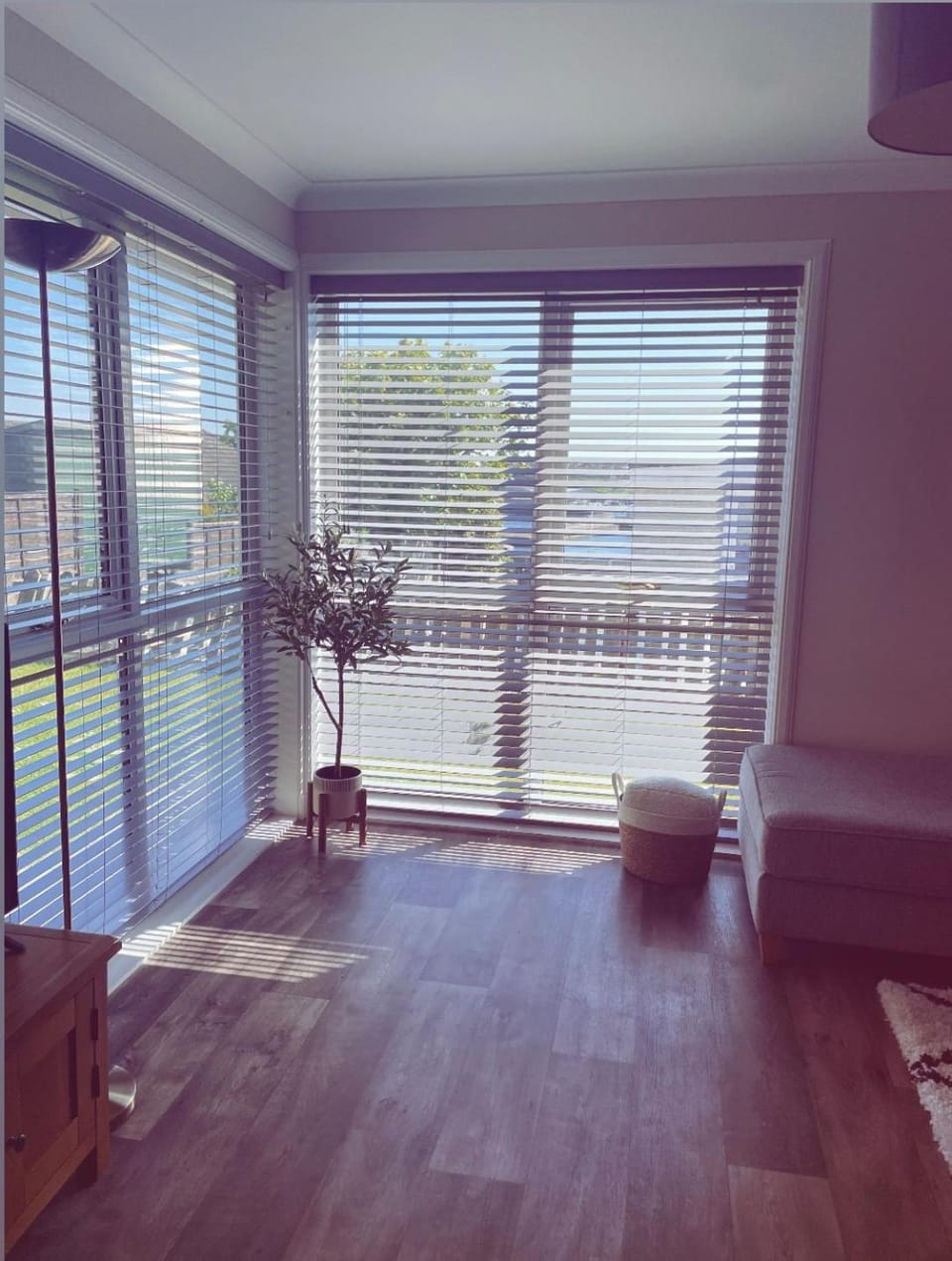 Malva - Modern 2 Bedroom Bungalow in Wick Sleeps 4 with private parking - NC500 Route House in Wick