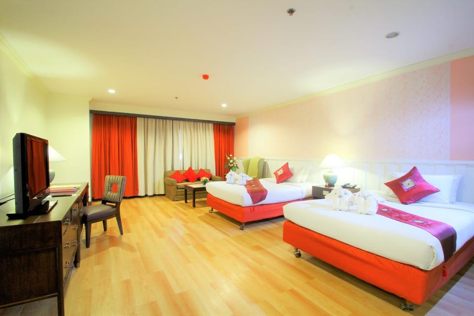 Photo of the whole room, Bedroom