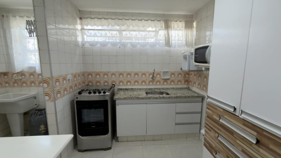 Kitchen or kitchenette, microwave, oven