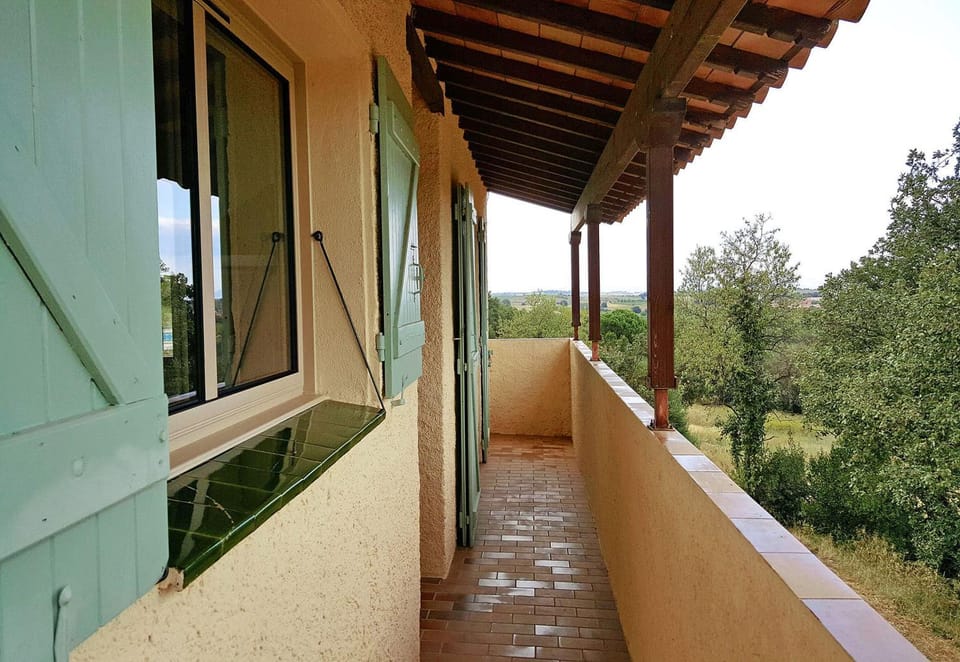 Property building, Facade/entrance, Day, Garden, Garden, View (from property/room), Balcony/Terrace, Balcony/Terrace, Garden view, Garden view, Sea view, Sea view