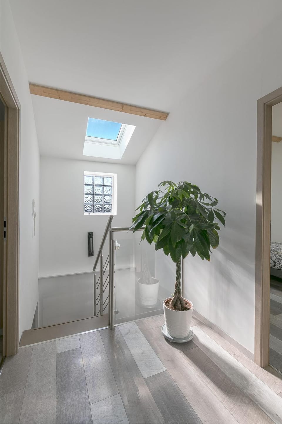 UnSejourAmetz-fr Meublés Ossons du T2 au T4 avec parking, Apartment in Metz