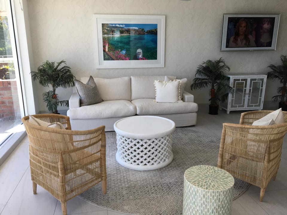 Lobby or reception, Internal: Not applicable to any particular room