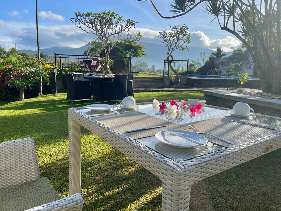 Garden view, Pool view, Breakfast