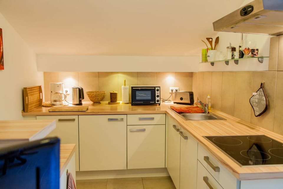 Coffee/tea facilities, Kitchen or kitchenette
