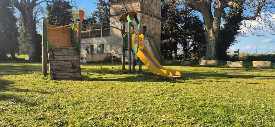 Mas de Guinot House in Arles
