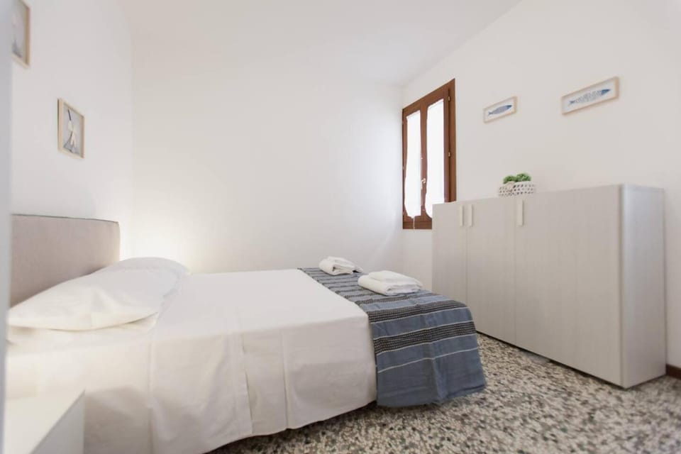 Ca Riolfo by Venicevillas, Rialto Apartment in San Marco
