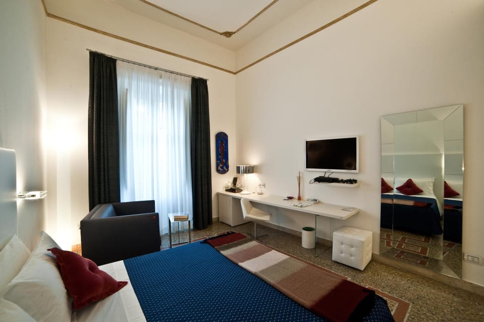 Day, Photo of the whole room