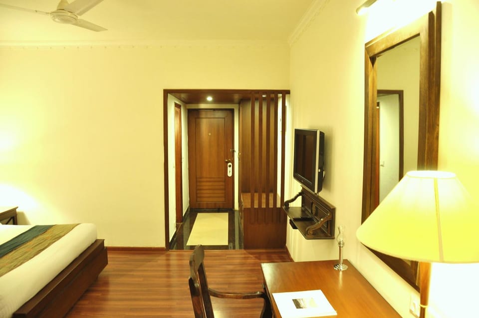 Photo of the whole room, Decorative detail