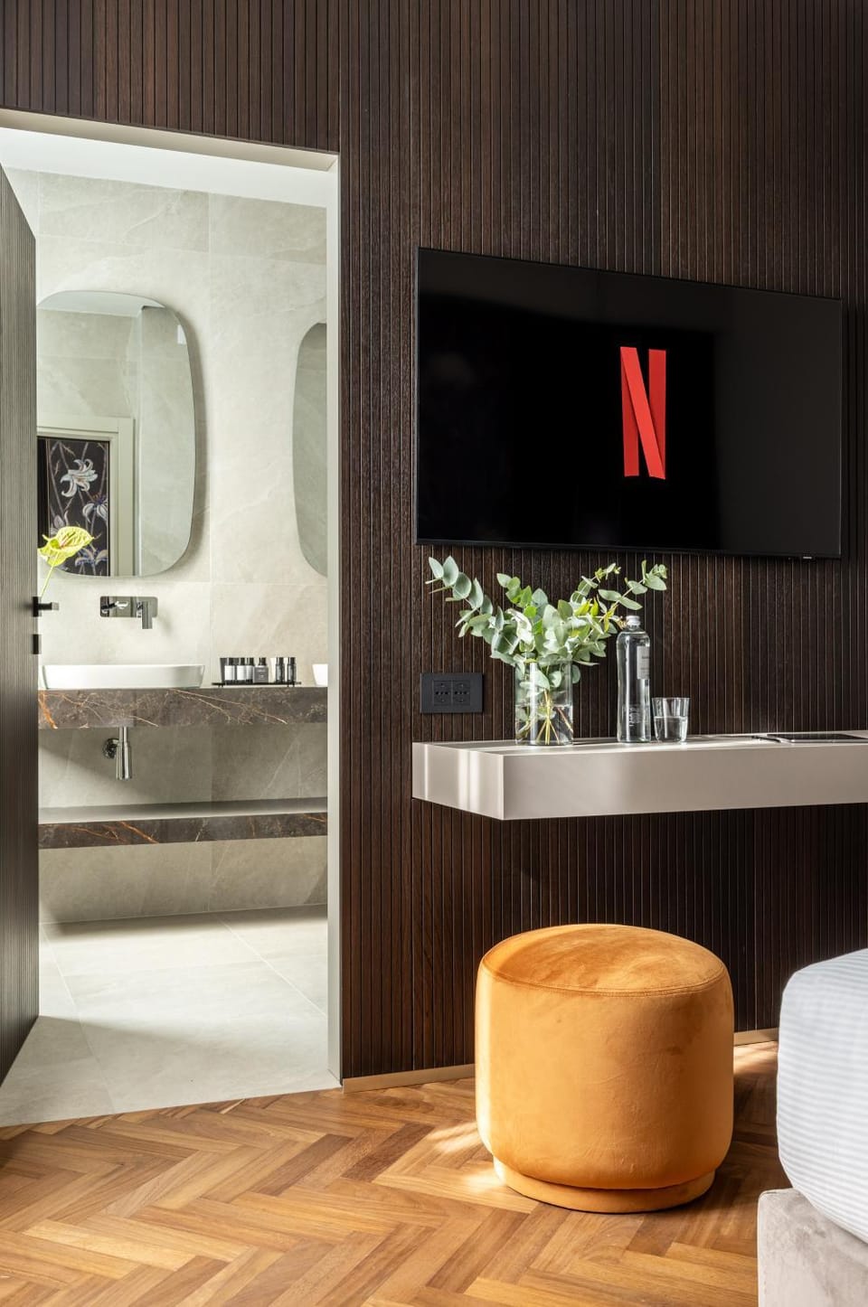 Bathroom, TV and multimedia, Bedroom