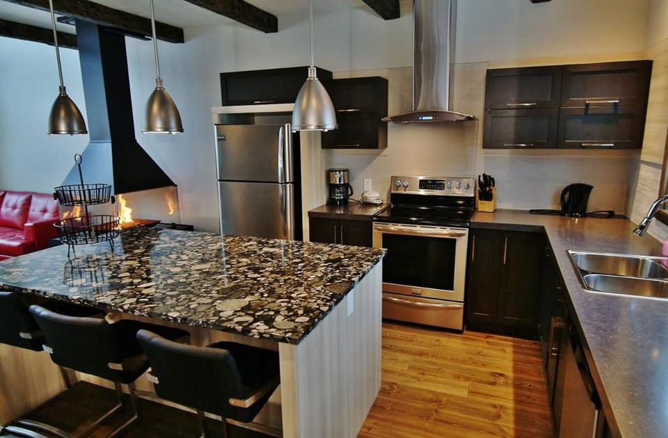 Kitchen or kitchenette