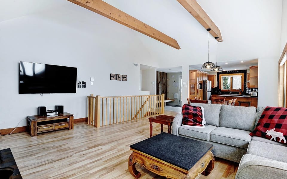Chalets Alpins-36 Chemin des skieurs Chalet in Quebec