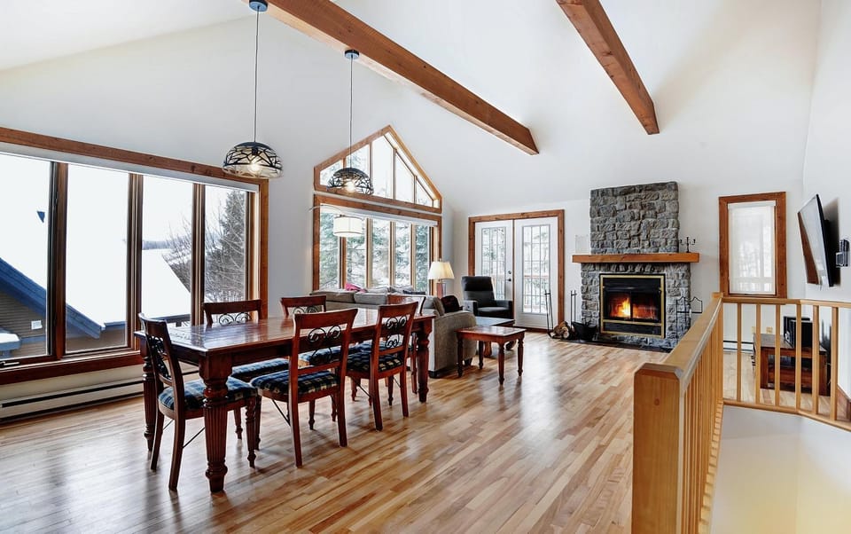 Chalets Alpins-36 Chemin des skieurs Chalet in Quebec