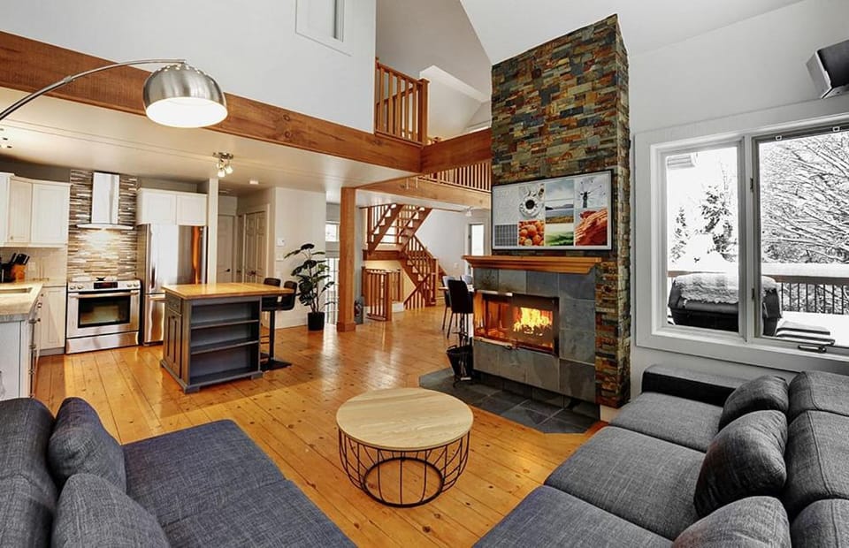 Chalets Alpins - 38 Chemin des Skieurs Chalet in Quebec