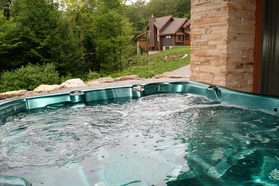 Chalet 01 Chemin Blanc by Les Chalets Alpins Chalet in Quebec
