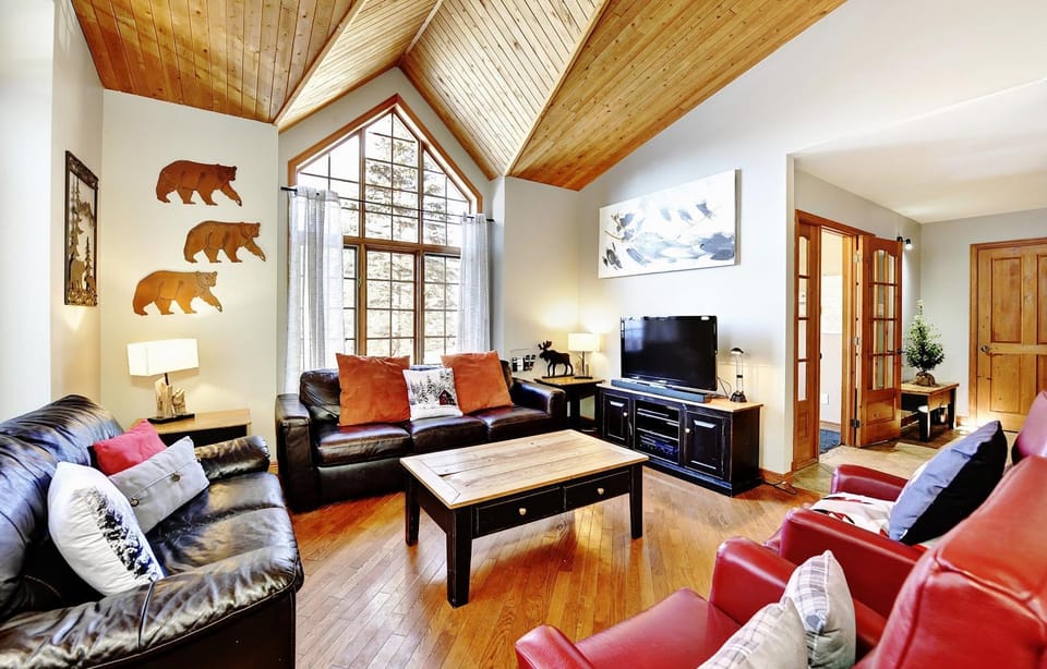 Chalets Alpins- 15 Chemin des Skieurs Chalet in Quebec