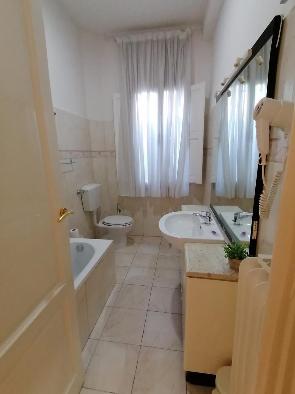 Leone X Guest House Bed and Breakfast in Florence