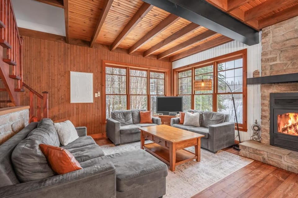Chalet 9019 Chemin des Alpages by Les Chalets Alpins Chalet in Quebec