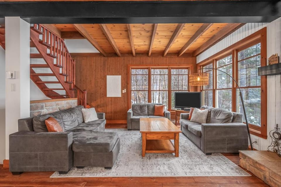 Chalet 9019 Chemin des Alpages by Les Chalets Alpins Chalet in Quebec