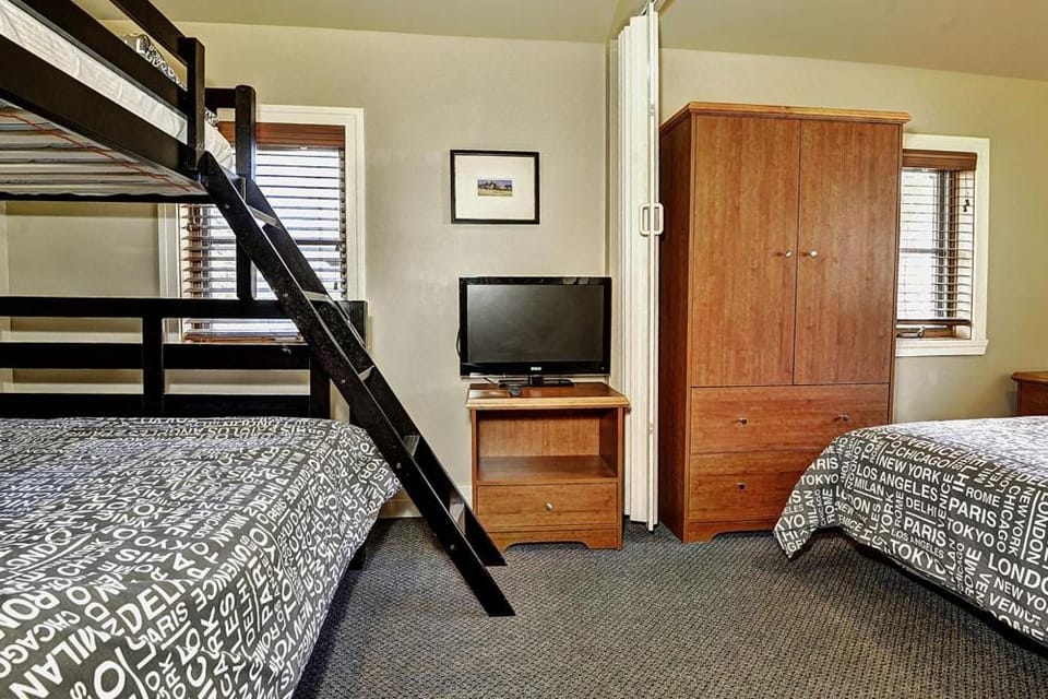 bunk bed