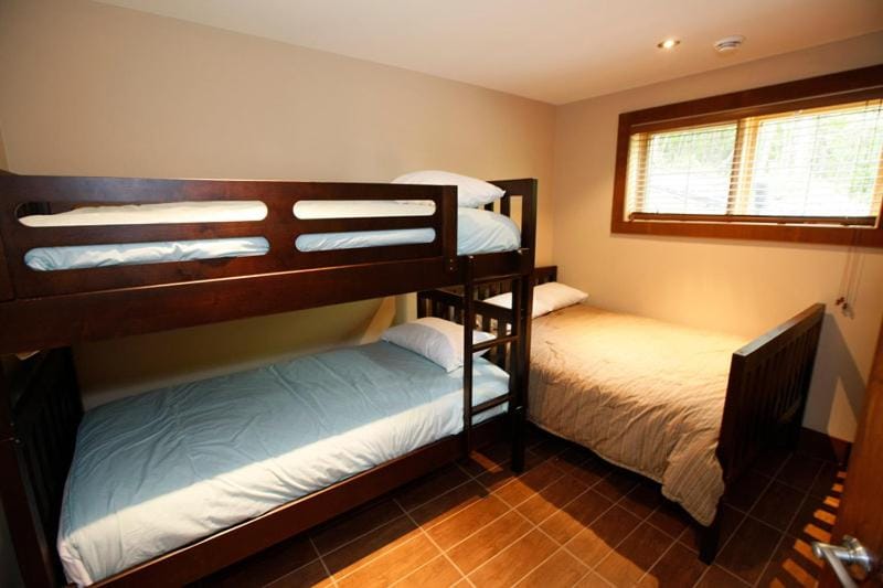 bunk bed