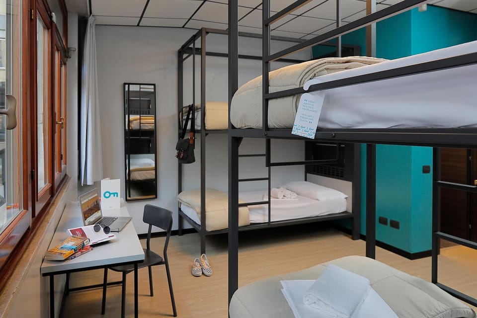 Bed, Photo of the whole room, Bedroom, bunk bed