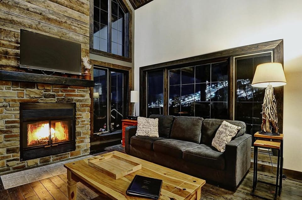 Chalet 02 Chemin Blanc by Les Chalets Alpins Chalet in Quebec