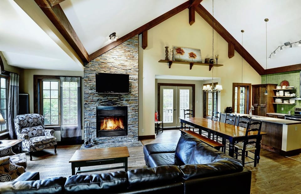 Chalets Alpins - 16 Chemin des Skieurs Chalet in Quebec