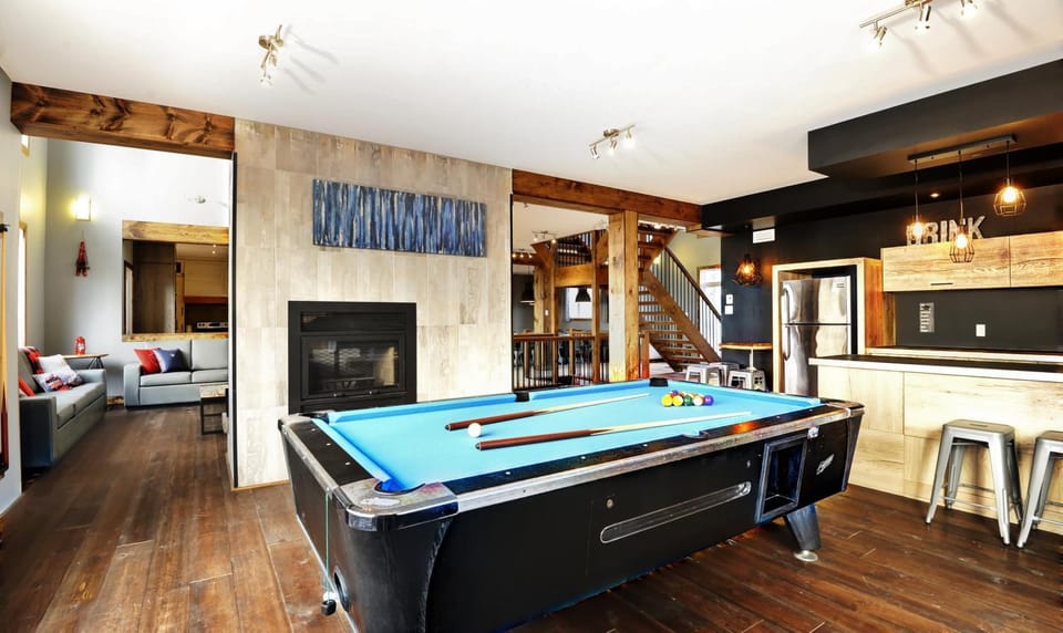The Big Jack Chalet 33 Chemin Blanc by Les Chalets Alpins Chalet in Quebec