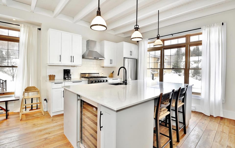 Chalet 9023 Chemin des Alpages by Les Chalets Alpins Chalet in Quebec