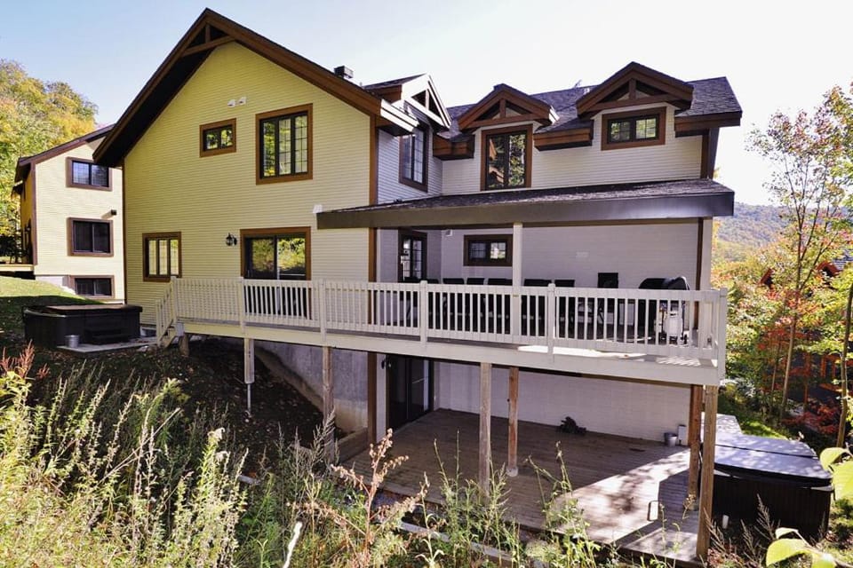 Chalets Alpins - 40 Chemin des Skieurs Chalet in Quebec