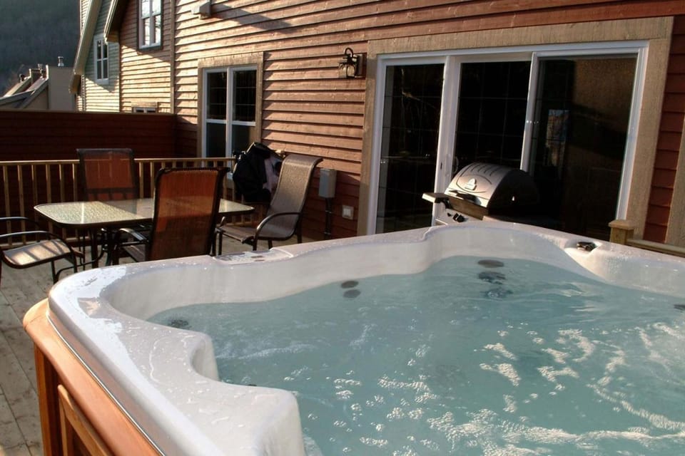 Summer, Hot Tub