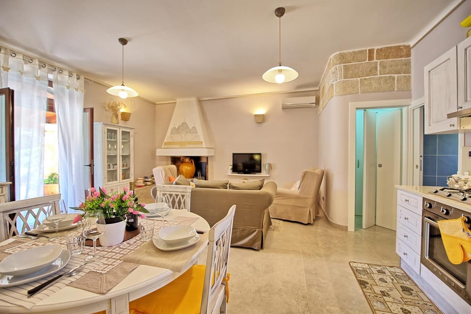 Kitchen or kitchenette, Living room, Dining area